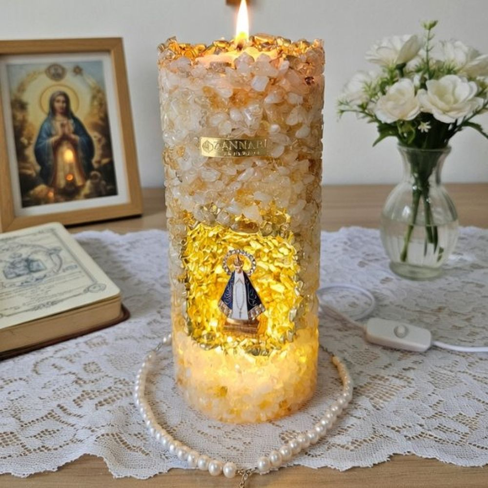 Vela no altar decorativo